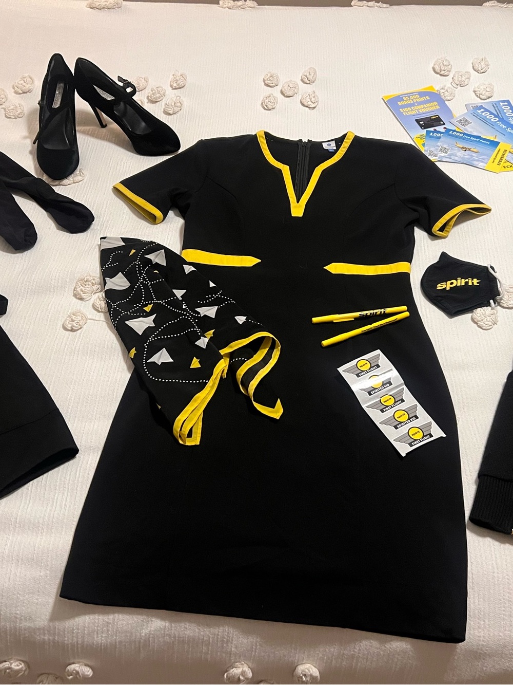 Spirit Airlines flight attendant crew issued uniform pieces plus more - Picture 10 of 10